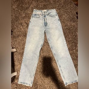 Ultra High Rise 90s Straight Jean - Abercrombie - never worn.
